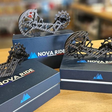 Jaula y Roldanas de Carbono con Rodamientos Cerámicos. DURA-ACE/ULTEGRA 12S. NEGRO